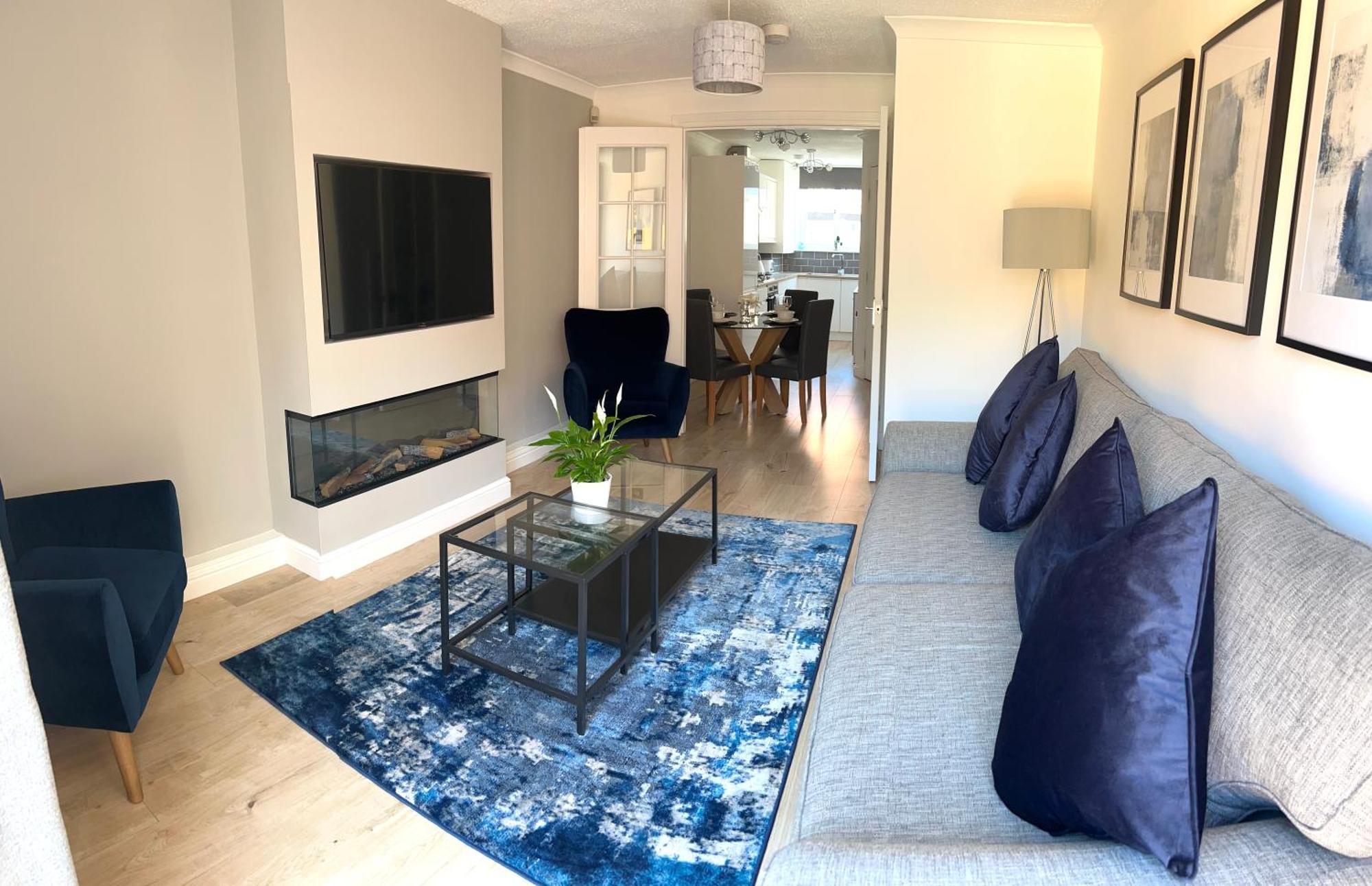 3 Bedroom - 2 Bathroom Townhouse In Corstorphine Near Murrayfield Stadium - Direct Bus To Edinburgh City Centre In 20 Minutes - Two Private Parking Spaces - Private Sunny Garden - Recently Refurbished Edimburgo Exterior foto
