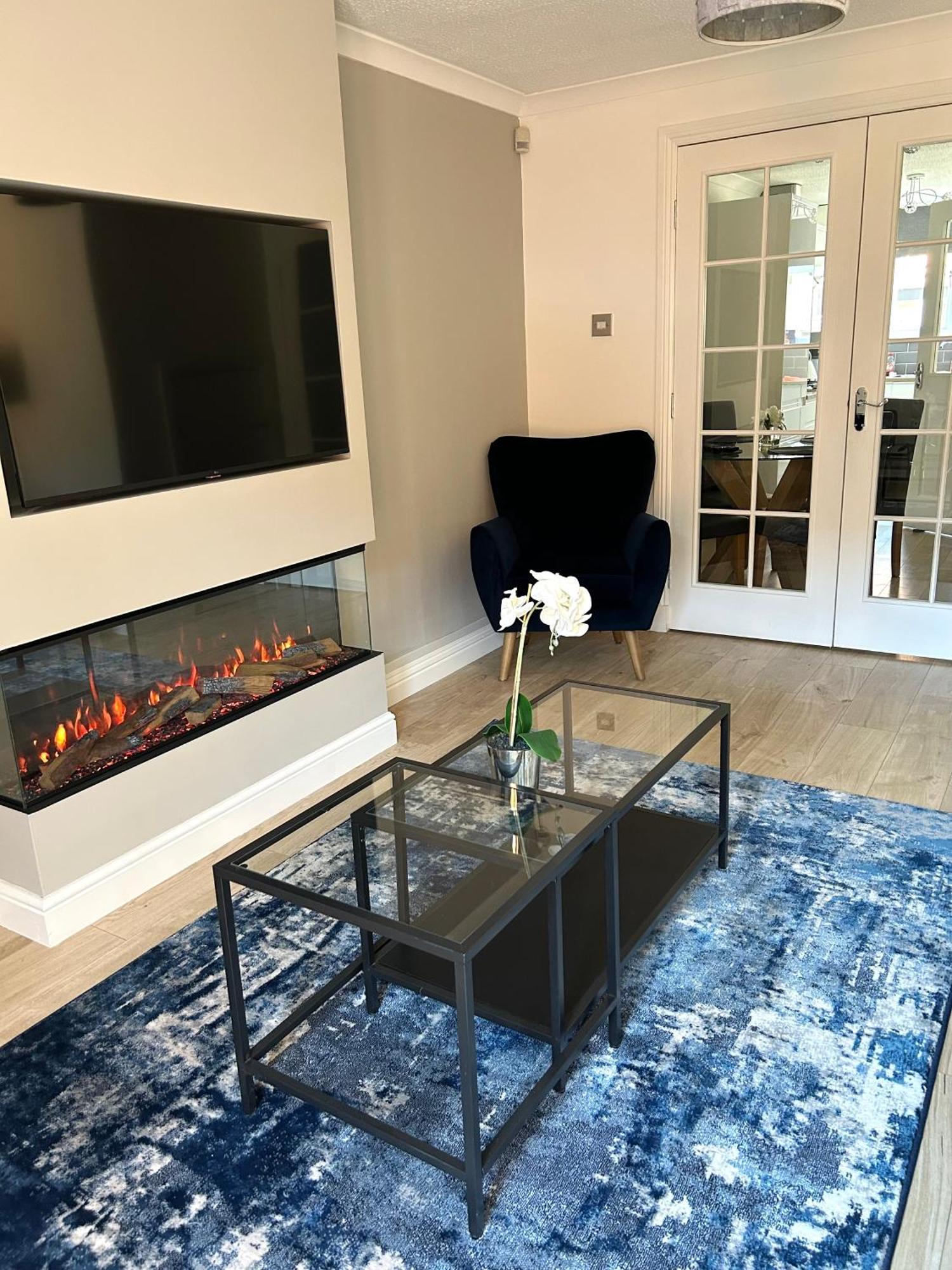 3 Bedroom - 2 Bathroom Townhouse In Corstorphine Near Murrayfield Stadium - Direct Bus To Edinburgh City Centre In 20 Minutes - Two Private Parking Spaces - Private Sunny Garden - Recently Refurbished Edimburgo Exterior foto